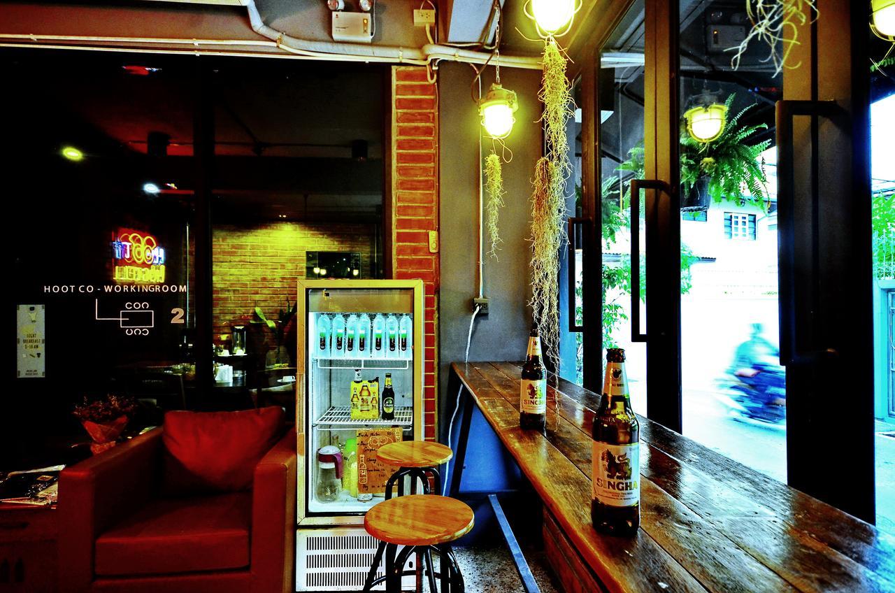 欢乐社区青年旅馆和咖啡馆 曼谷 外观 照片