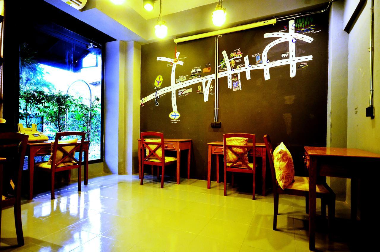 欢乐社区青年旅馆和咖啡馆 曼谷 外观 照片